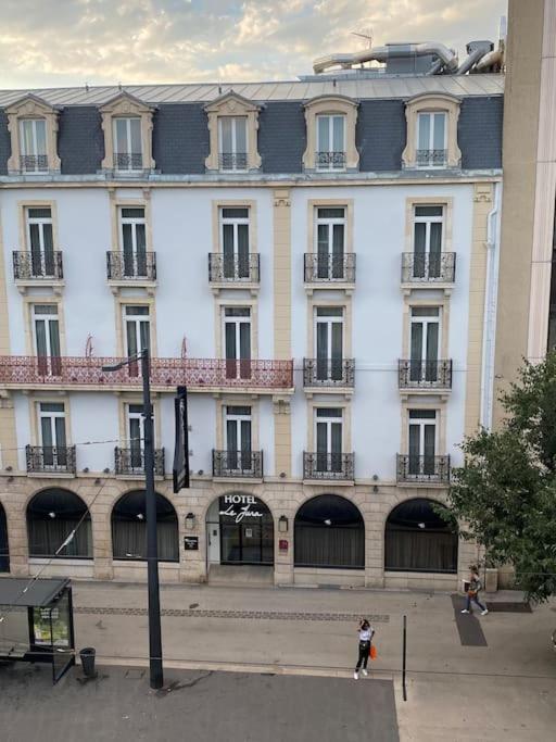 Foch Gare Joli En Centre-ville *
